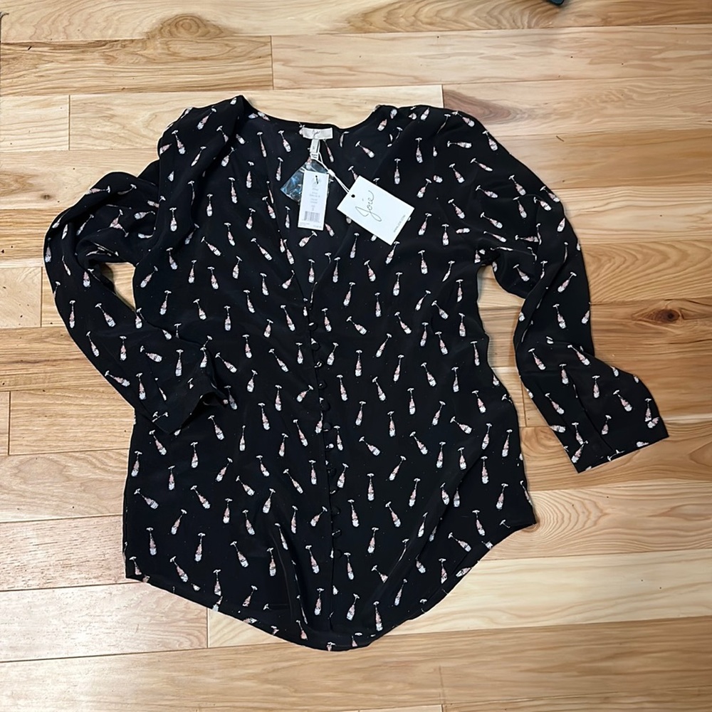 Joie champagne glasses 100% silk blouse